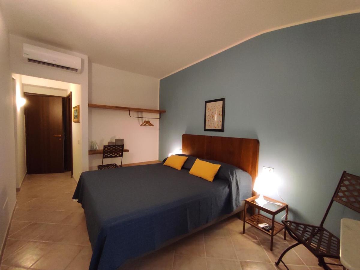 All'Archetto Del Terz'Ordine Assis Exterior foto