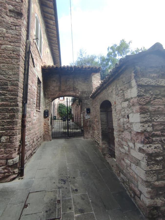 All'Archetto Del Terz'Ordine Assis Exterior foto